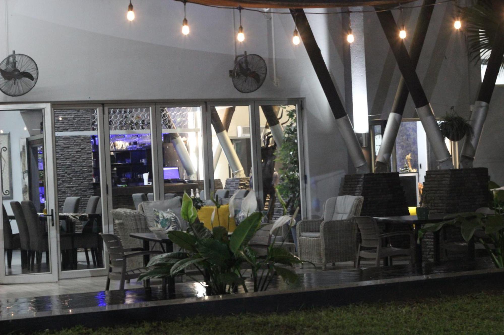 Ecolux Boutique Hotel Komatipoort Bagian luar foto