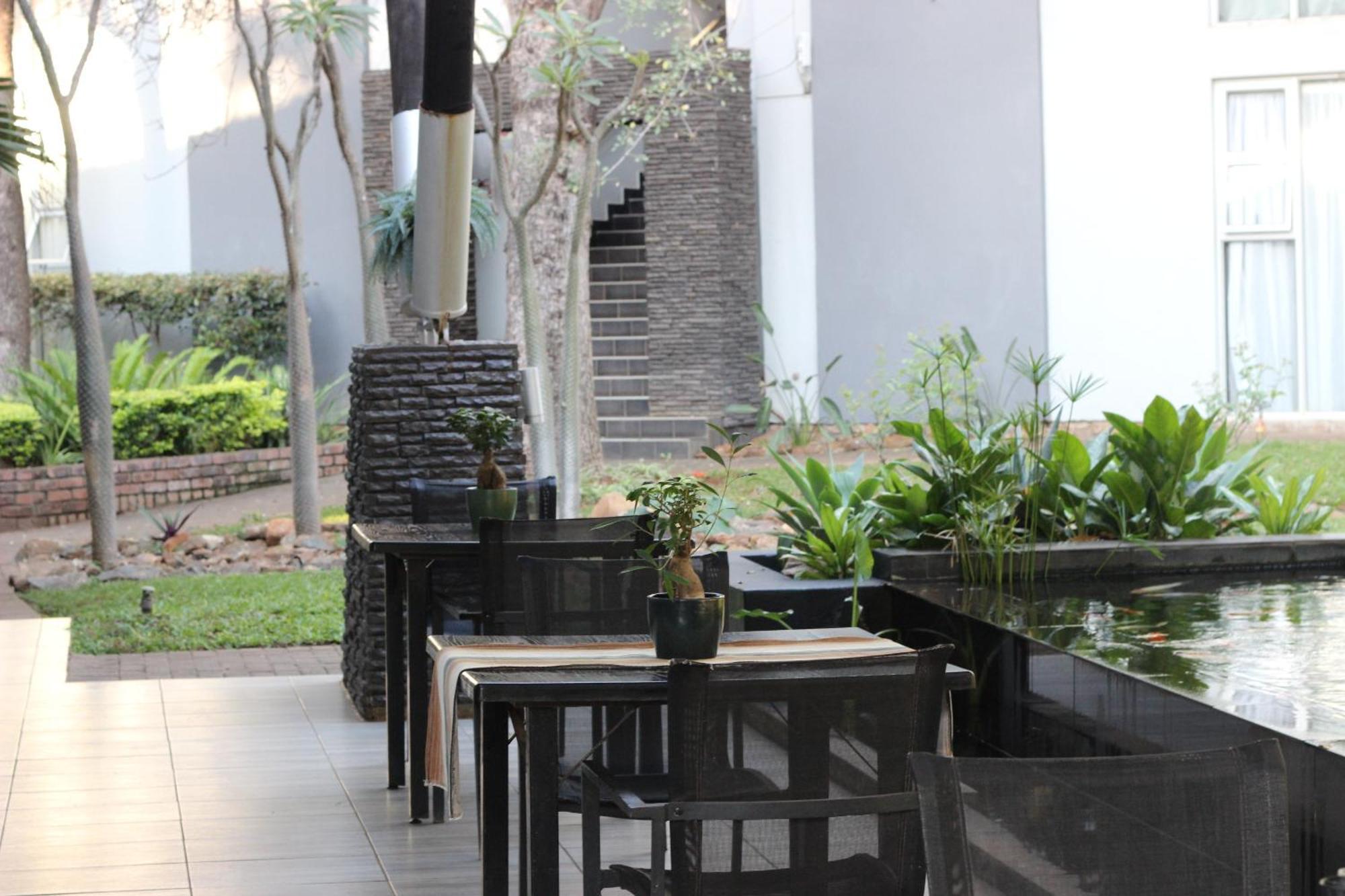 Ecolux Boutique Hotel Komatipoort Bagian luar foto