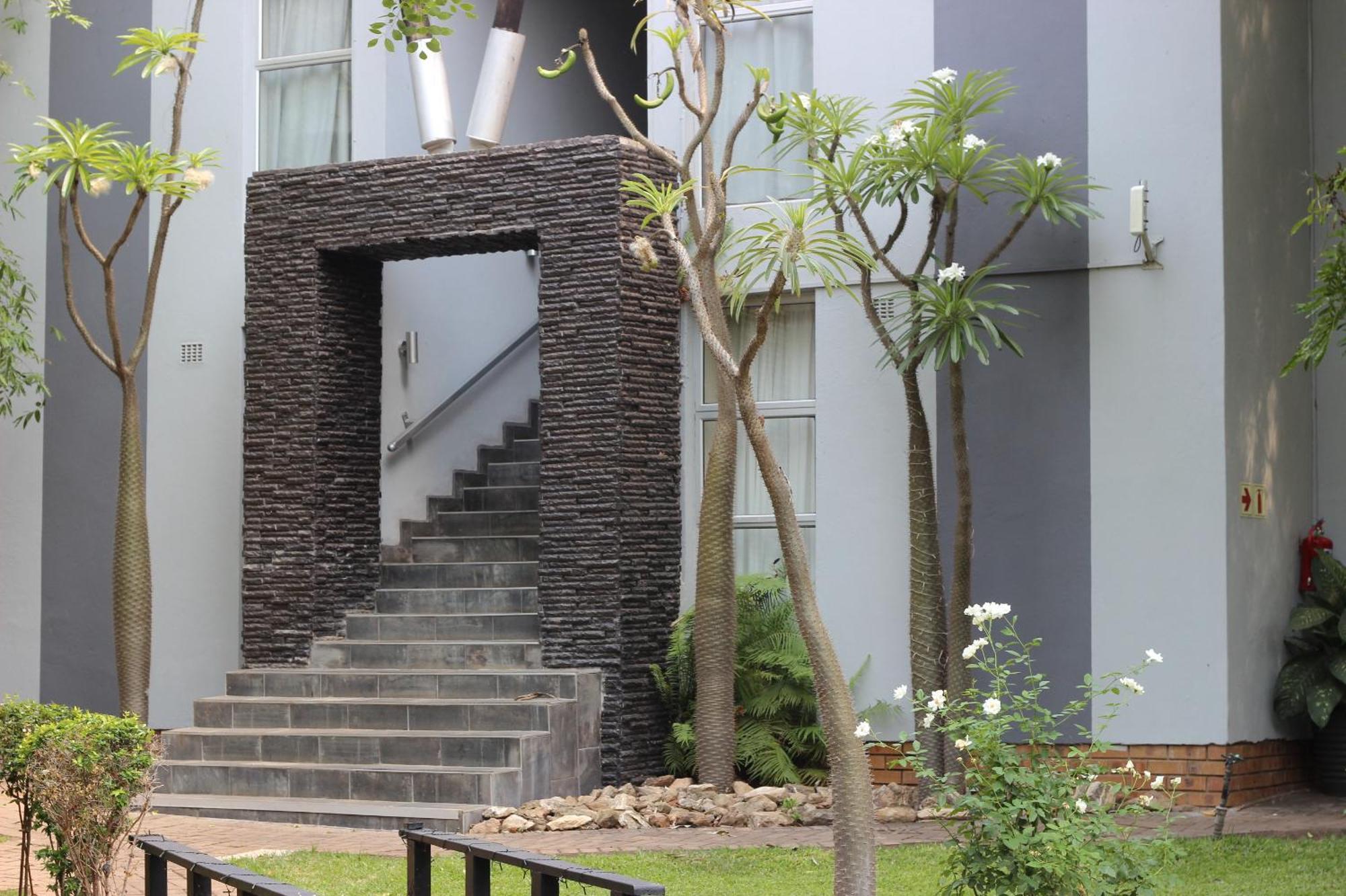 Ecolux Boutique Hotel Komatipoort Bagian luar foto
