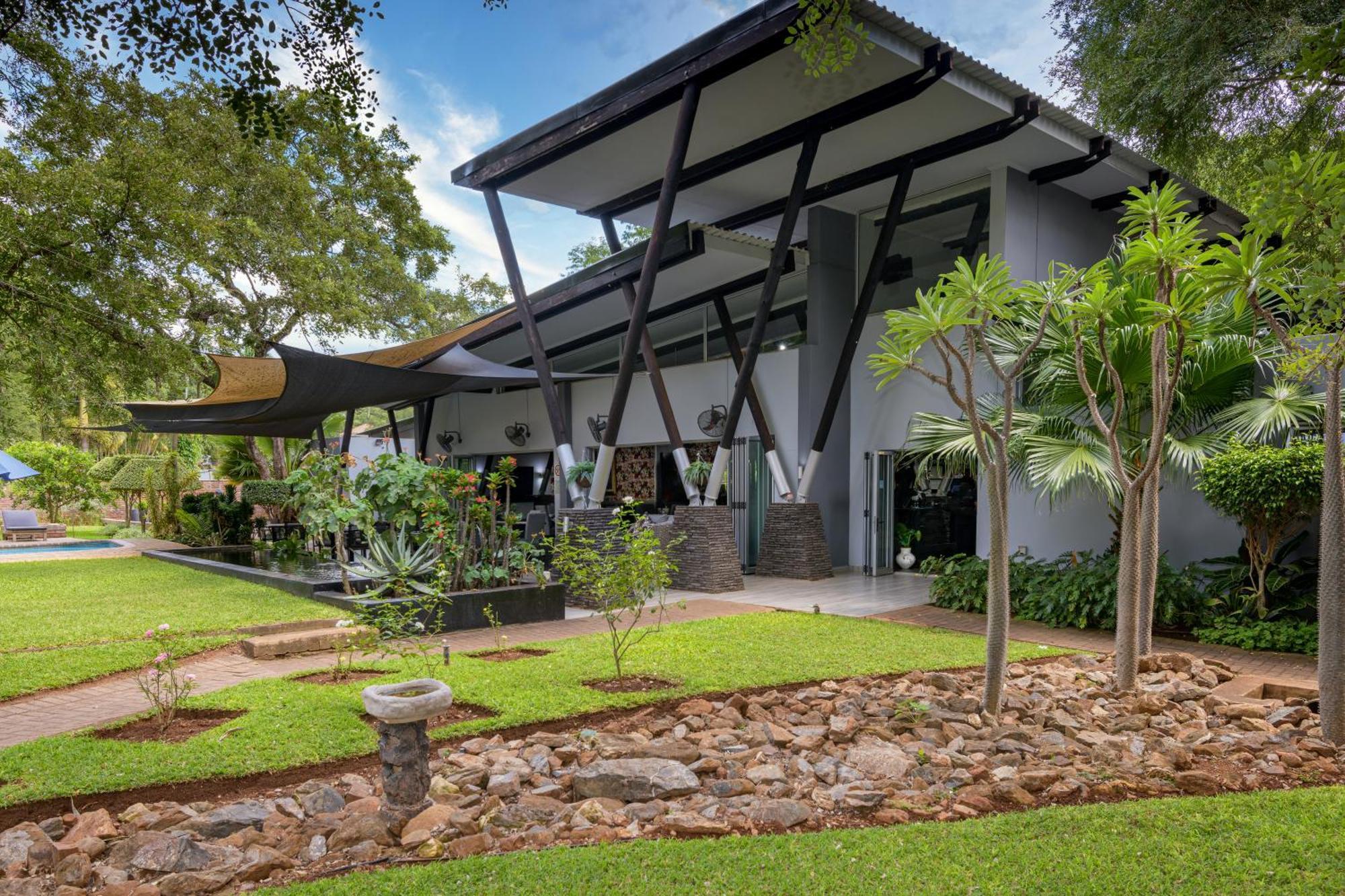 Ecolux Boutique Hotel Komatipoort Bagian luar foto