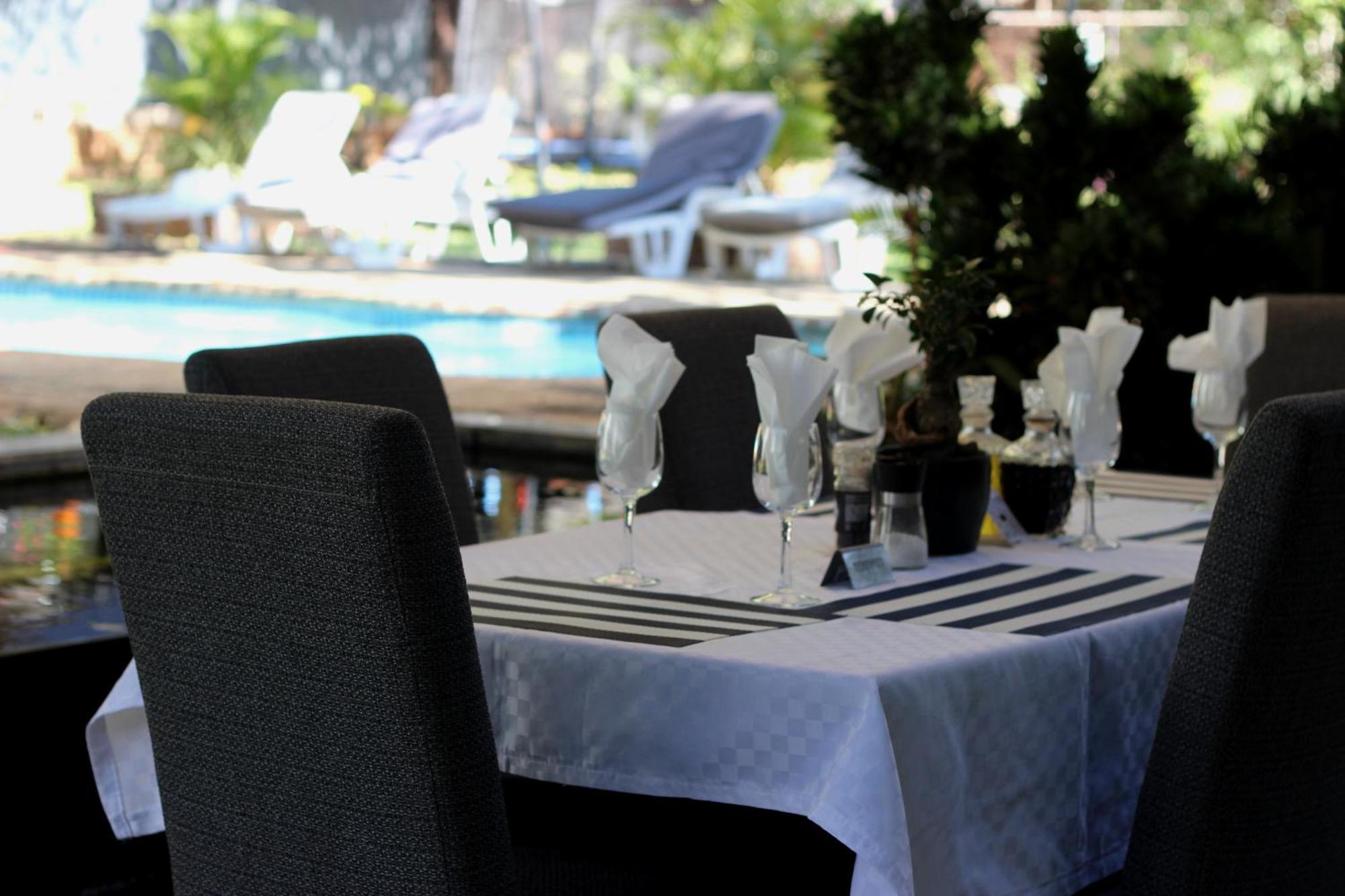 Ecolux Boutique Hotel Komatipoort Bagian luar foto