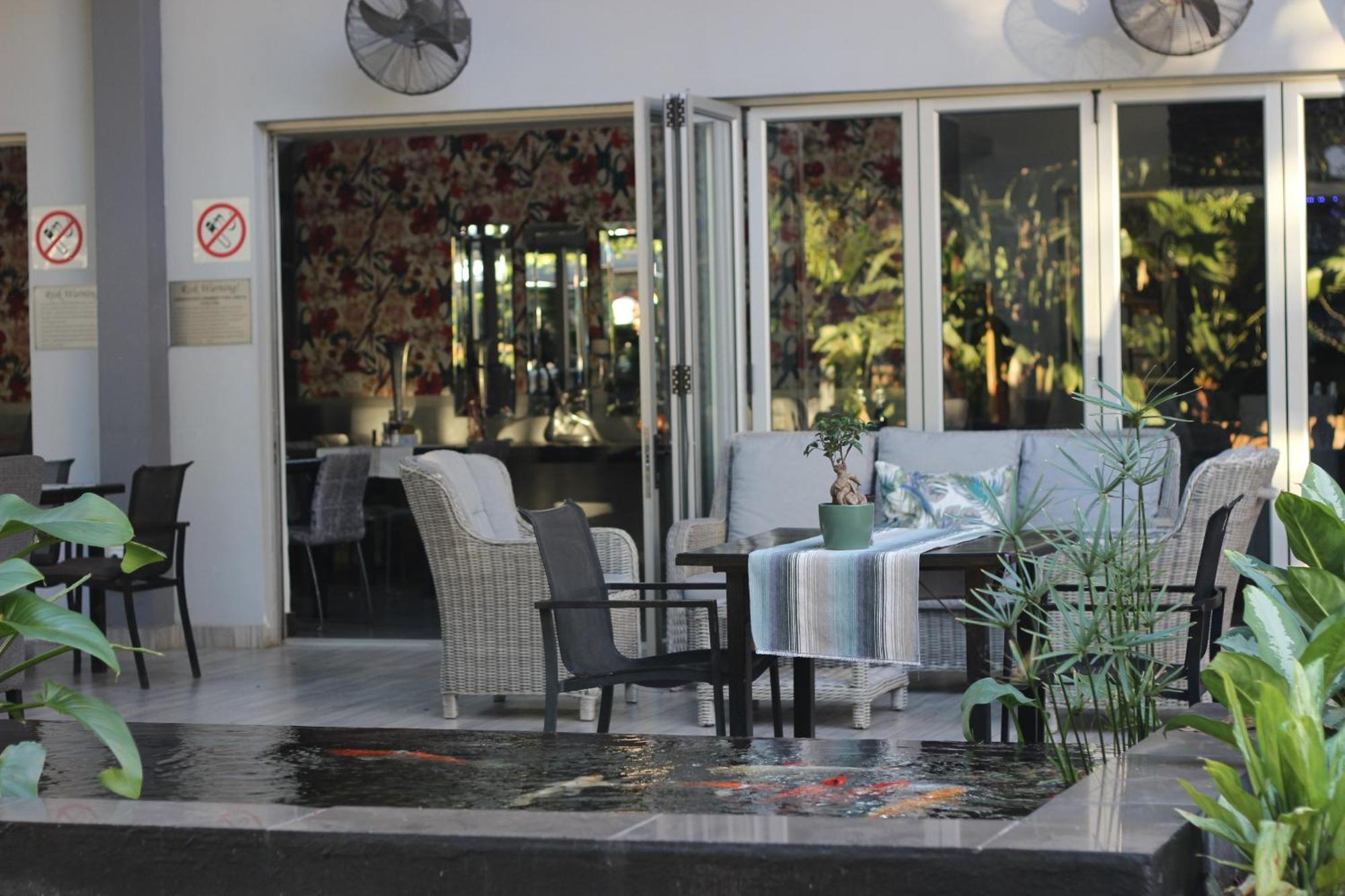 Ecolux Boutique Hotel Komatipoort Bagian luar foto